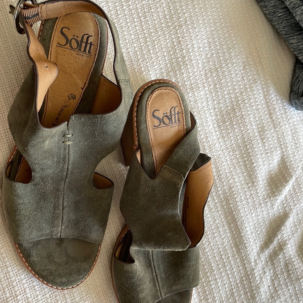 Sofft chunky heels